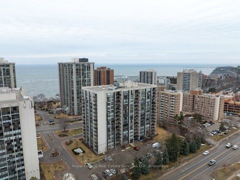 2185 Marine Drive PH7 Oakville ON L6L 5L6