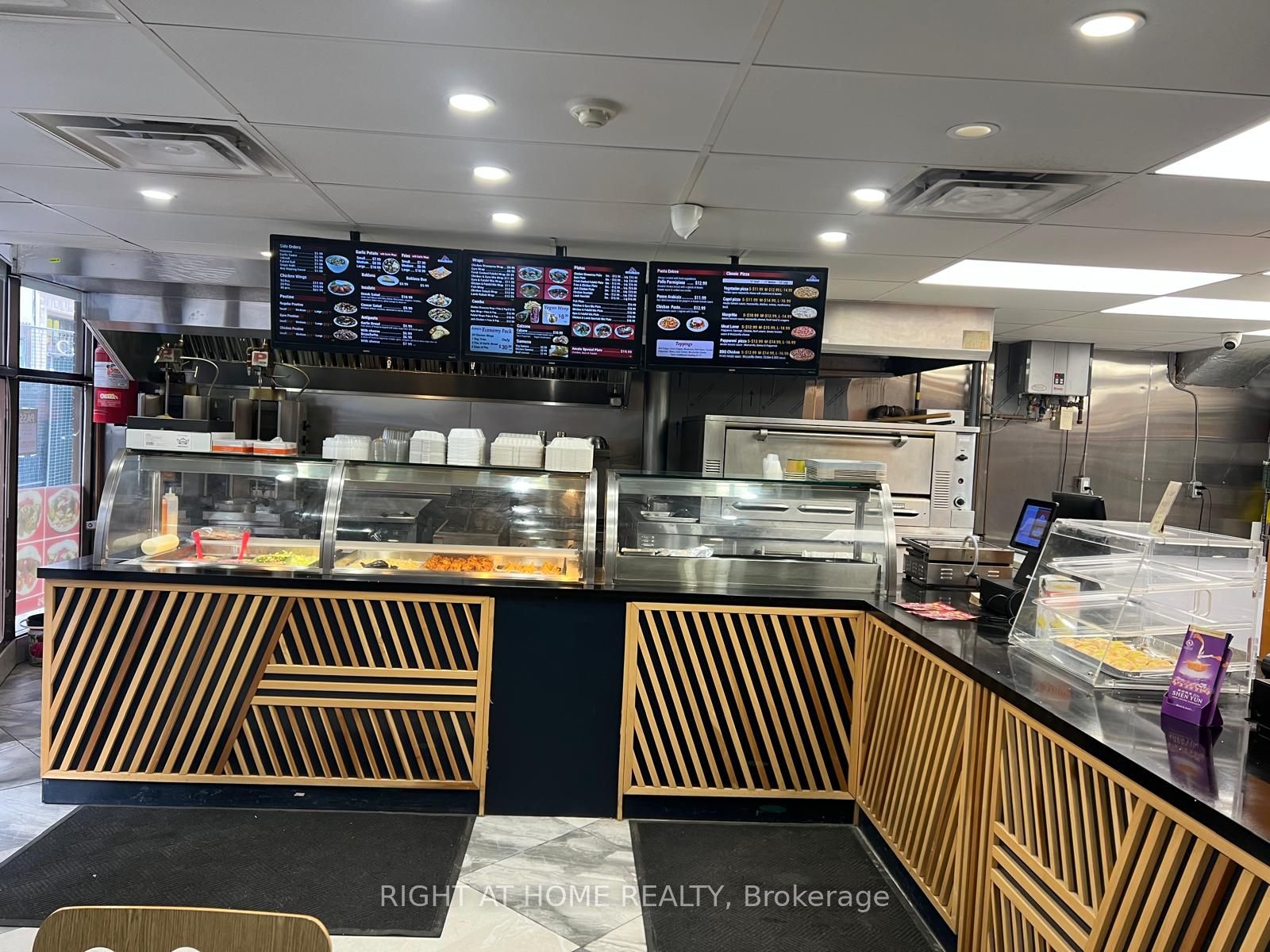 419-429 Yonge Street 102