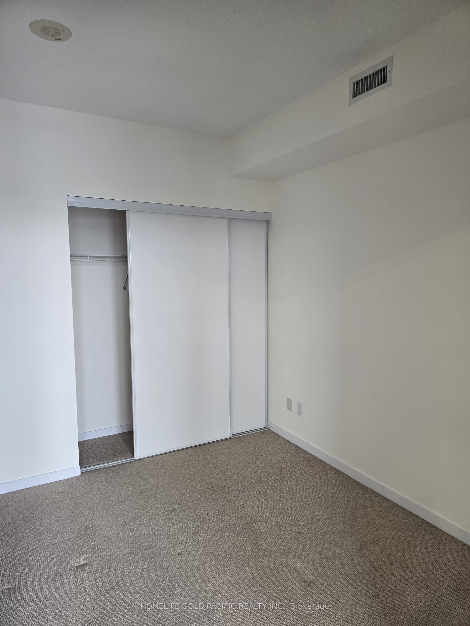 105 The Queensway Avenue 806