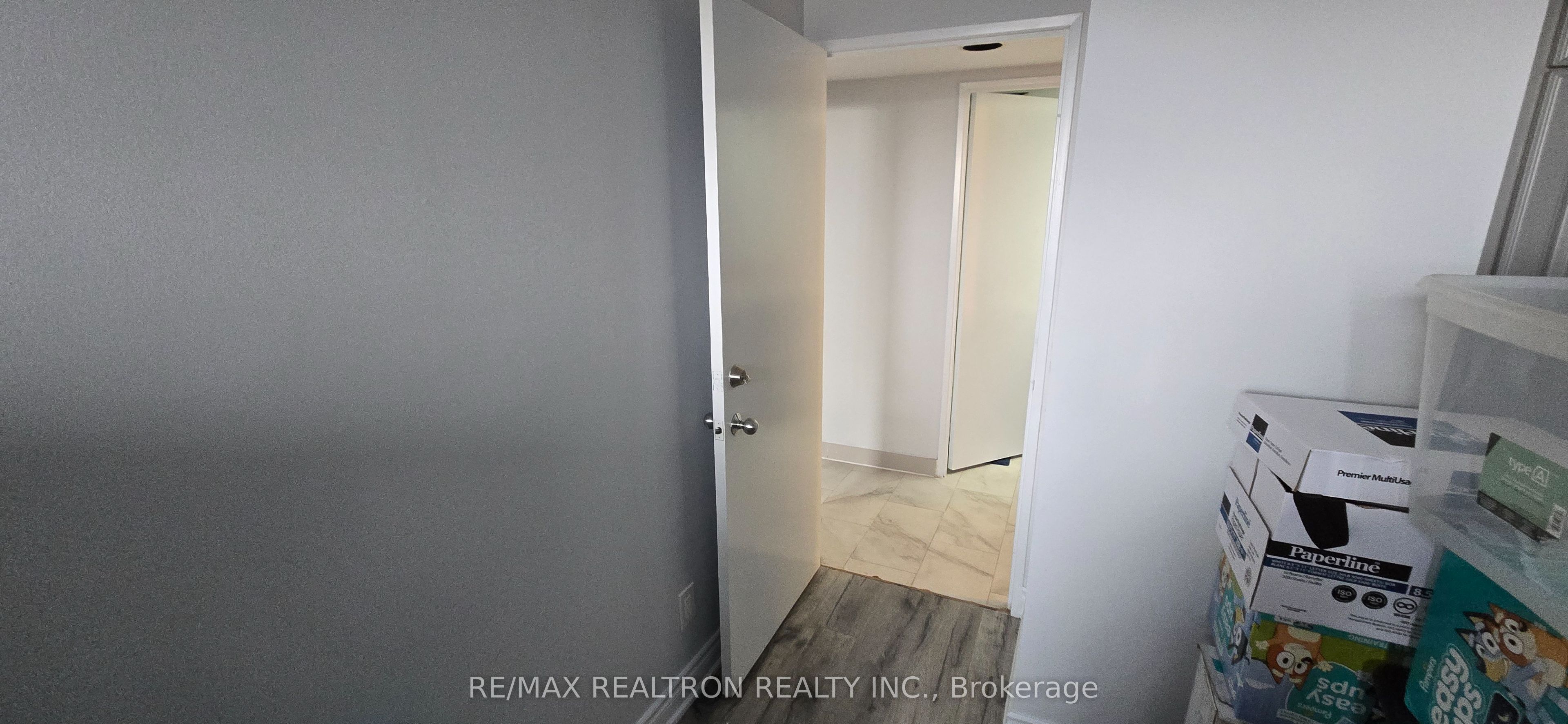 2466 Eglinton Avenue E 806