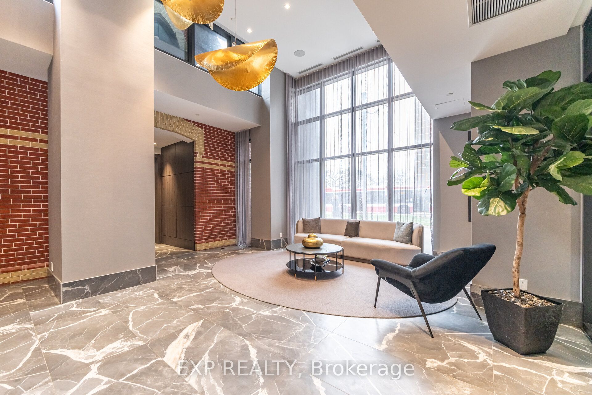 286 Main Street 210