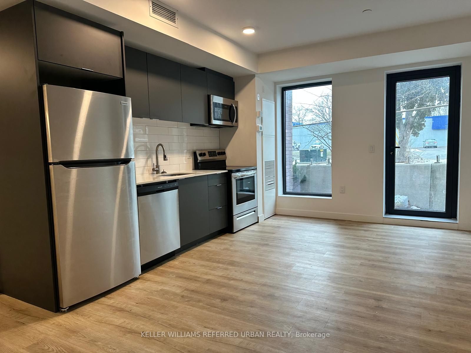 325 University Avenue W 303