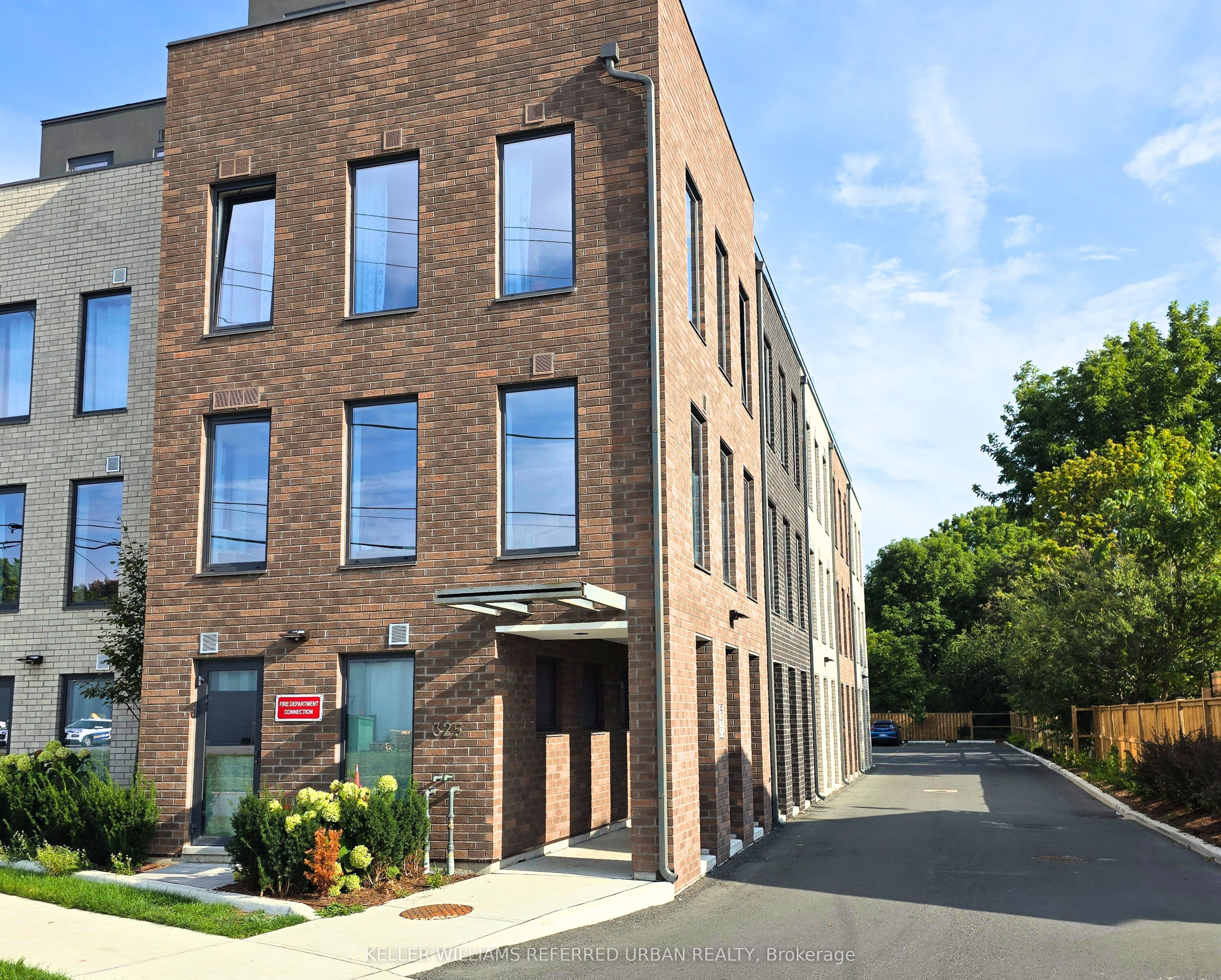 325 University Avenue W 303