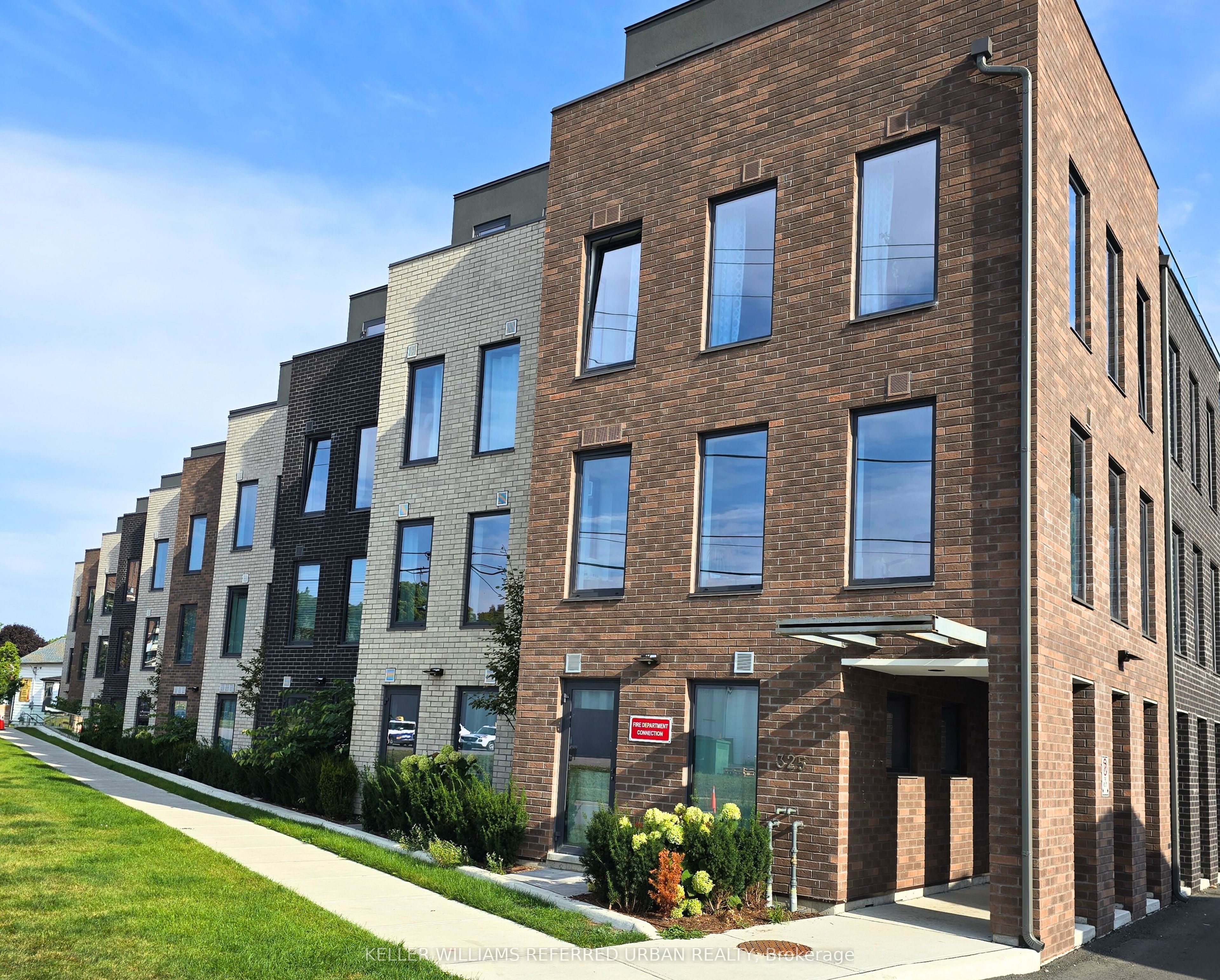 325 University Avenue W 303