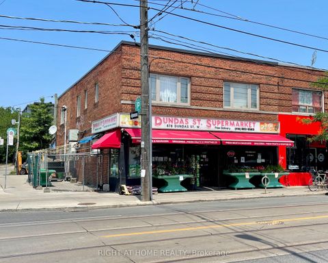 878 Dundas Street Toronto ON M6J 1V7
