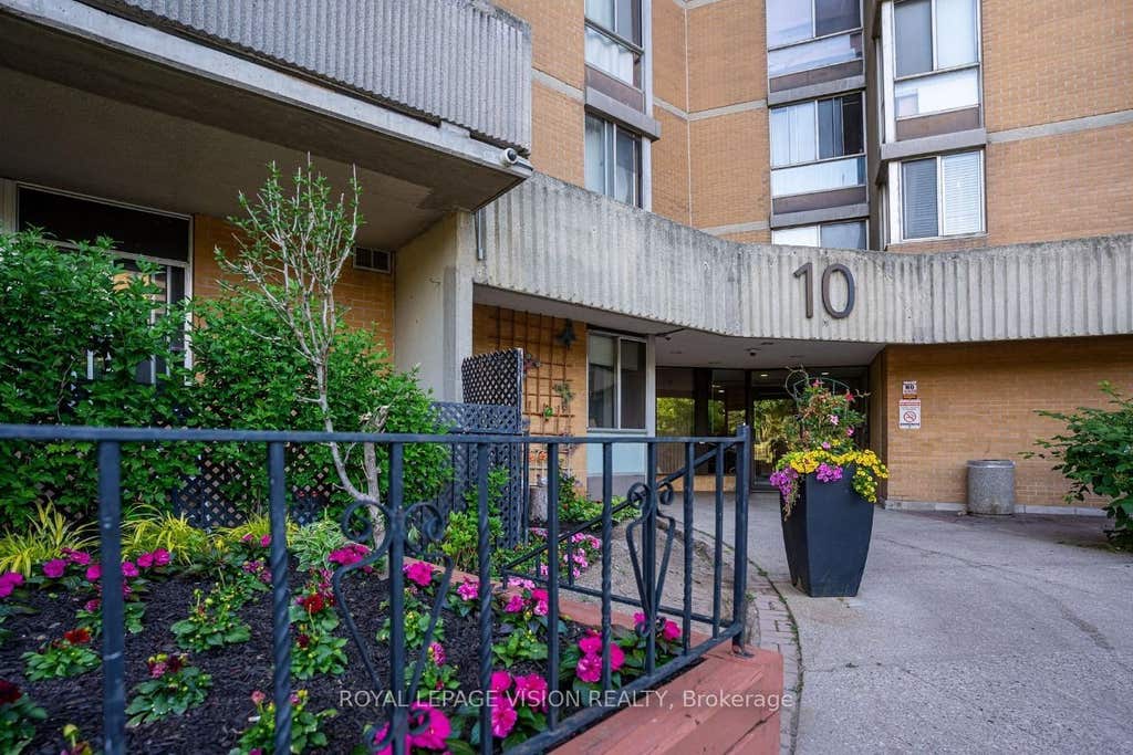Photo of 10 Martha Eaton Way S #2107, Toronto, ON M6M 5B3 (MLS # W13653444)