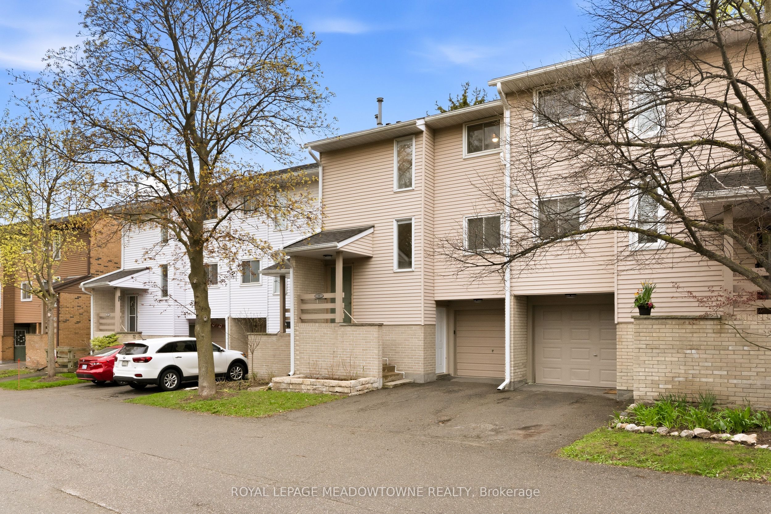 8 Lynden Circle