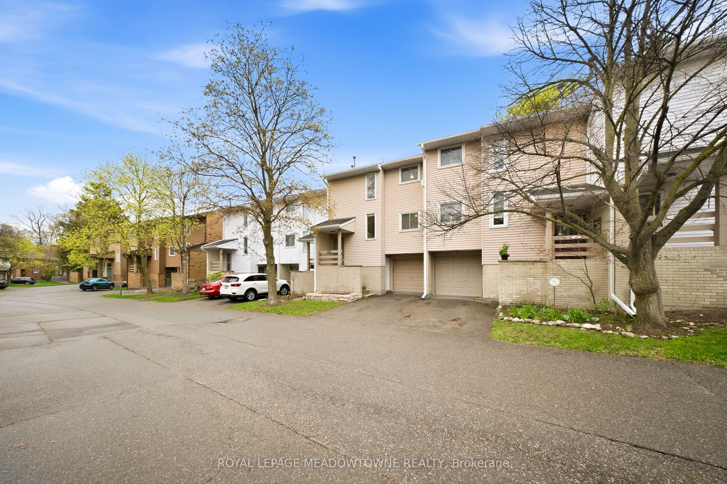 8 Lynden Circle