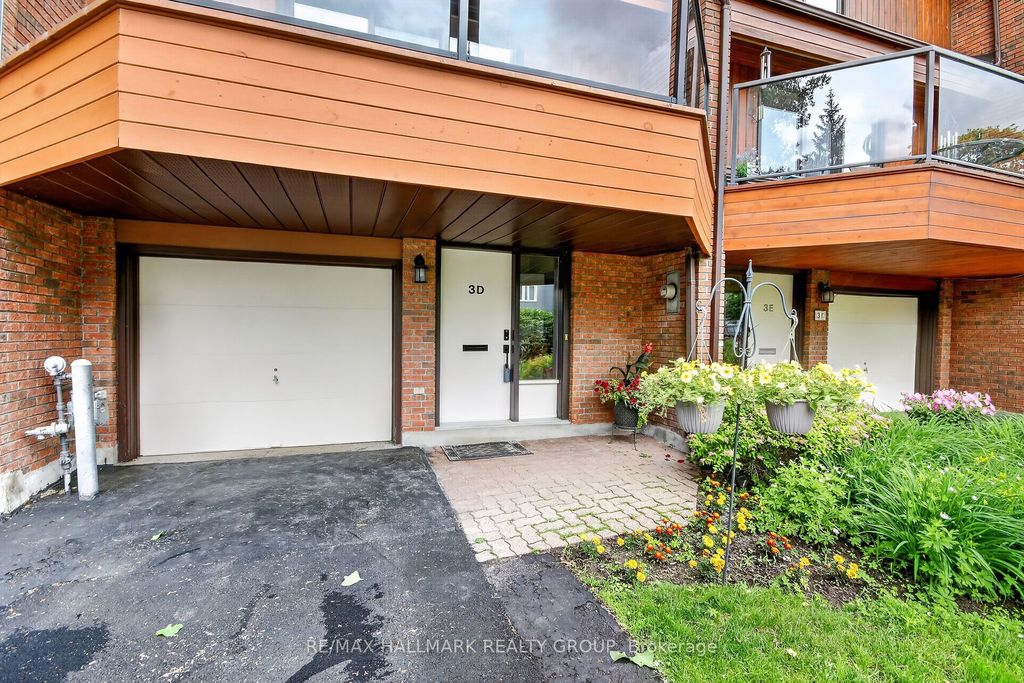 Photo of 3 Birchdale Avenue #D, Crystal Bay - Rocky Point - Bayshore, ON K2H 5A1 (MLS # X13539536)