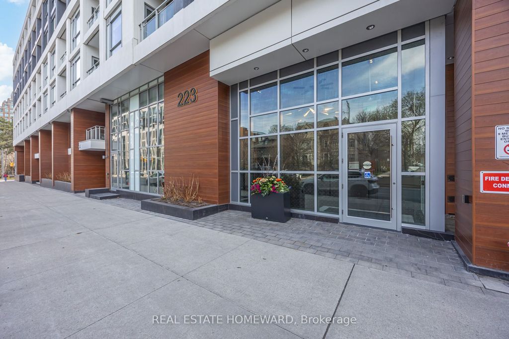 Photo of 223 St Clair Avenue W #309, Toronto, ON M4V 1R3 (MLS # C13043266)