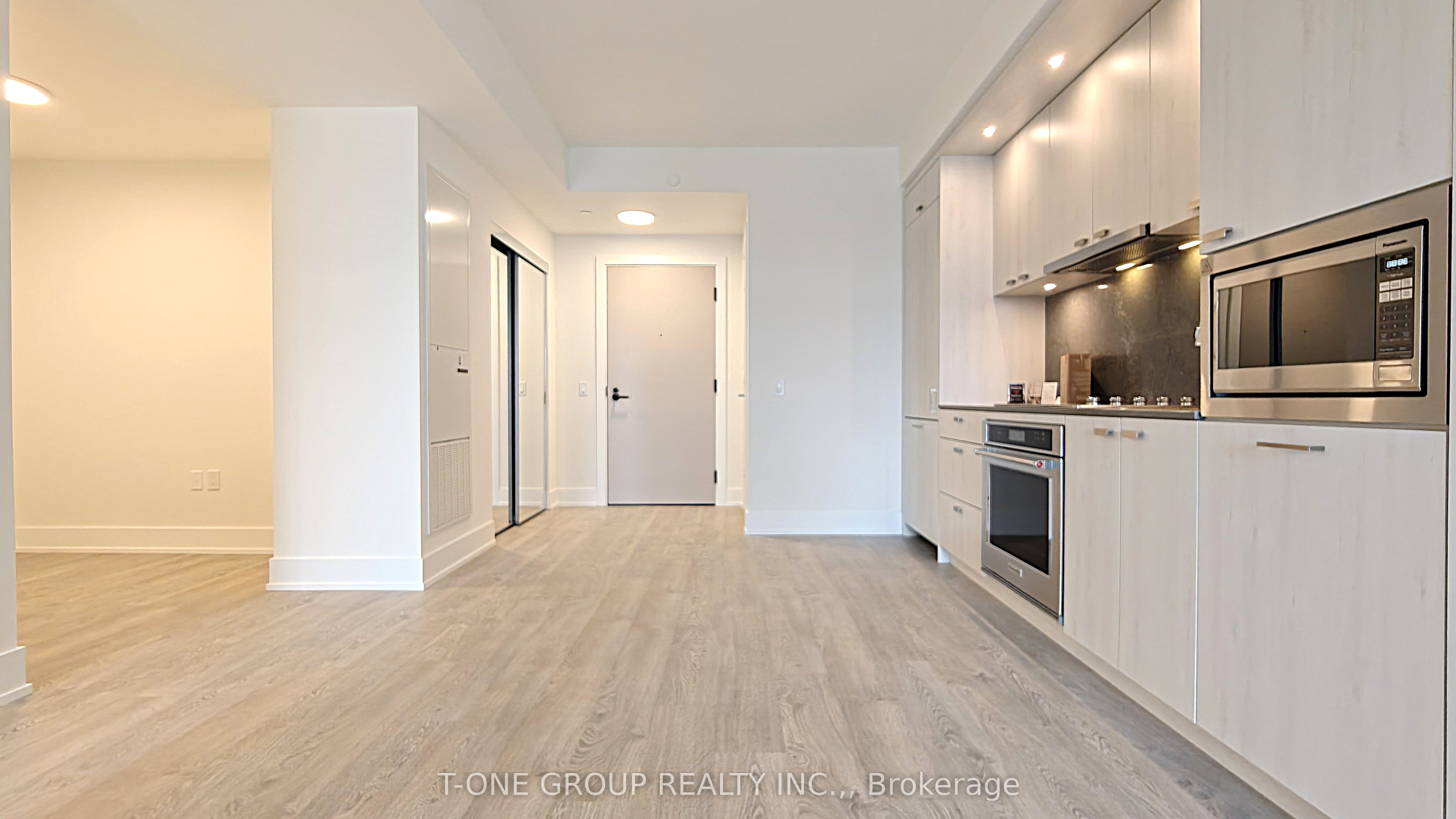 858 Dupont Street 541