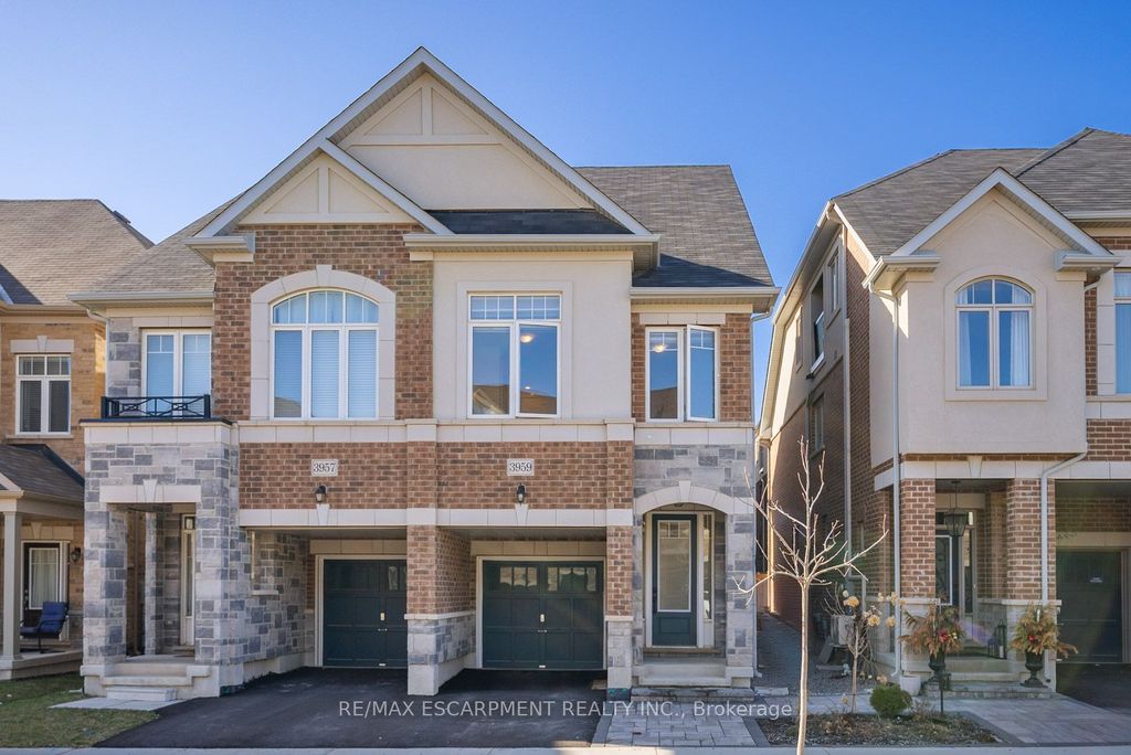 Photo of 3959 Koenig Road, Burlington, ON L7M 0Z7 (MLS # W12587126)
