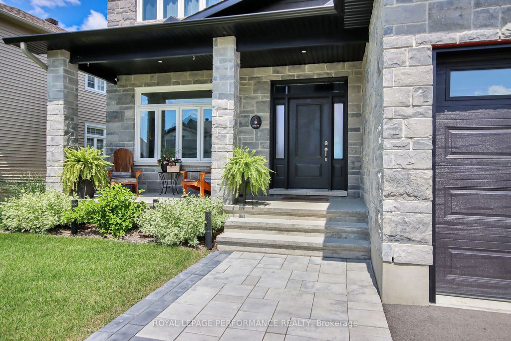 Photo of 643 Parkview Terrace, Russell, ON K4R 0C6 (MLS # X13073032)