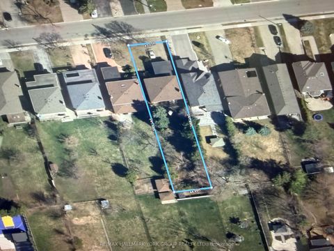 75 Spruce Avenue Richmond Hill ON L4C 6V9