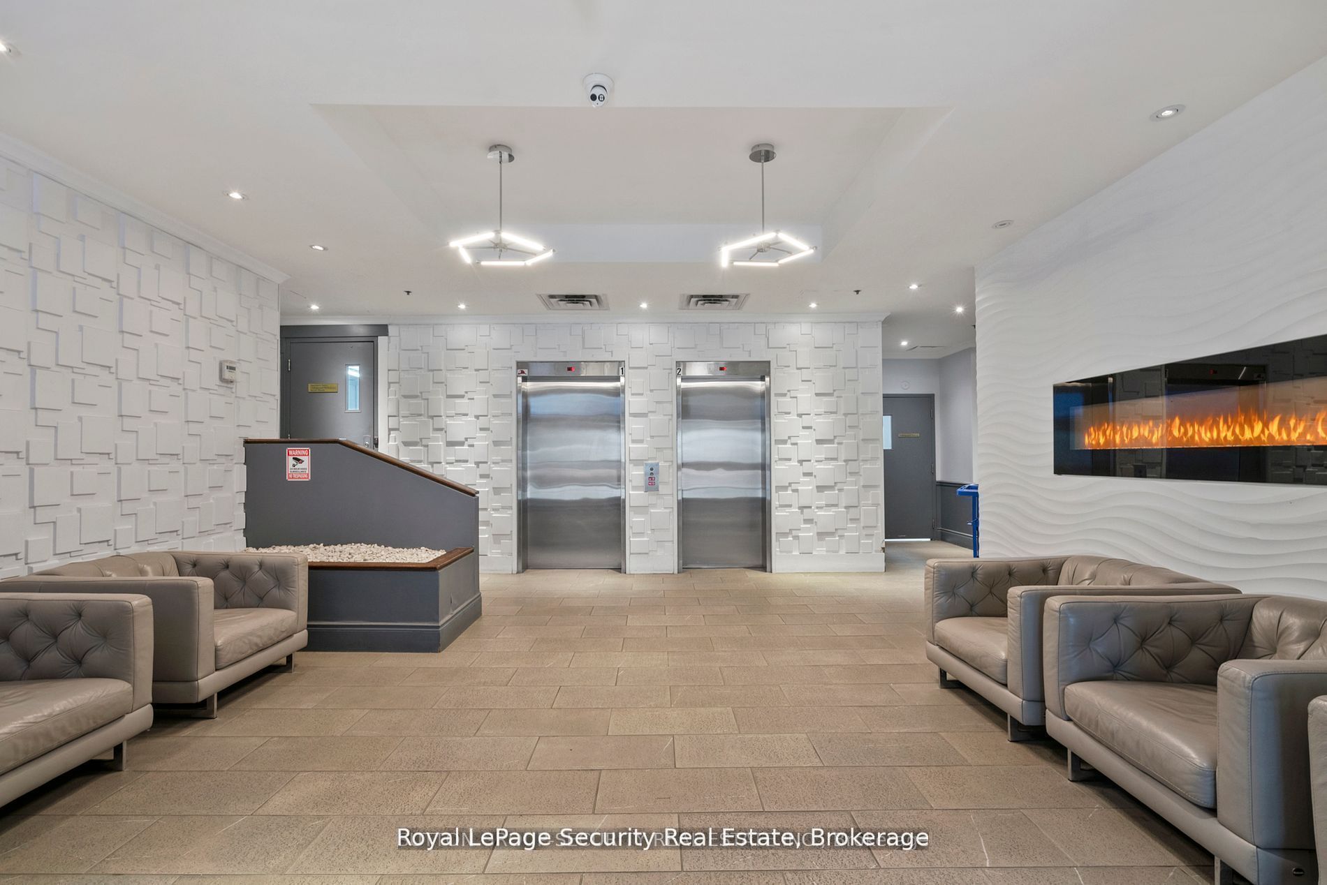 105 Victoria Street 908