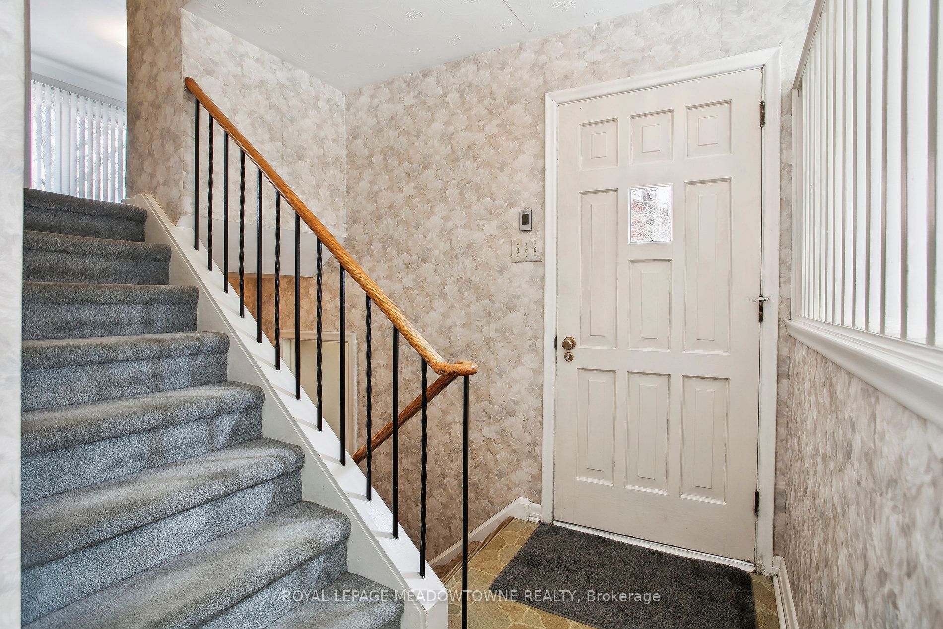 123 Vista Drive W