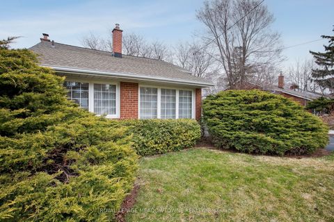 123 Vista Drive W Mississauga ON L5M 1W2