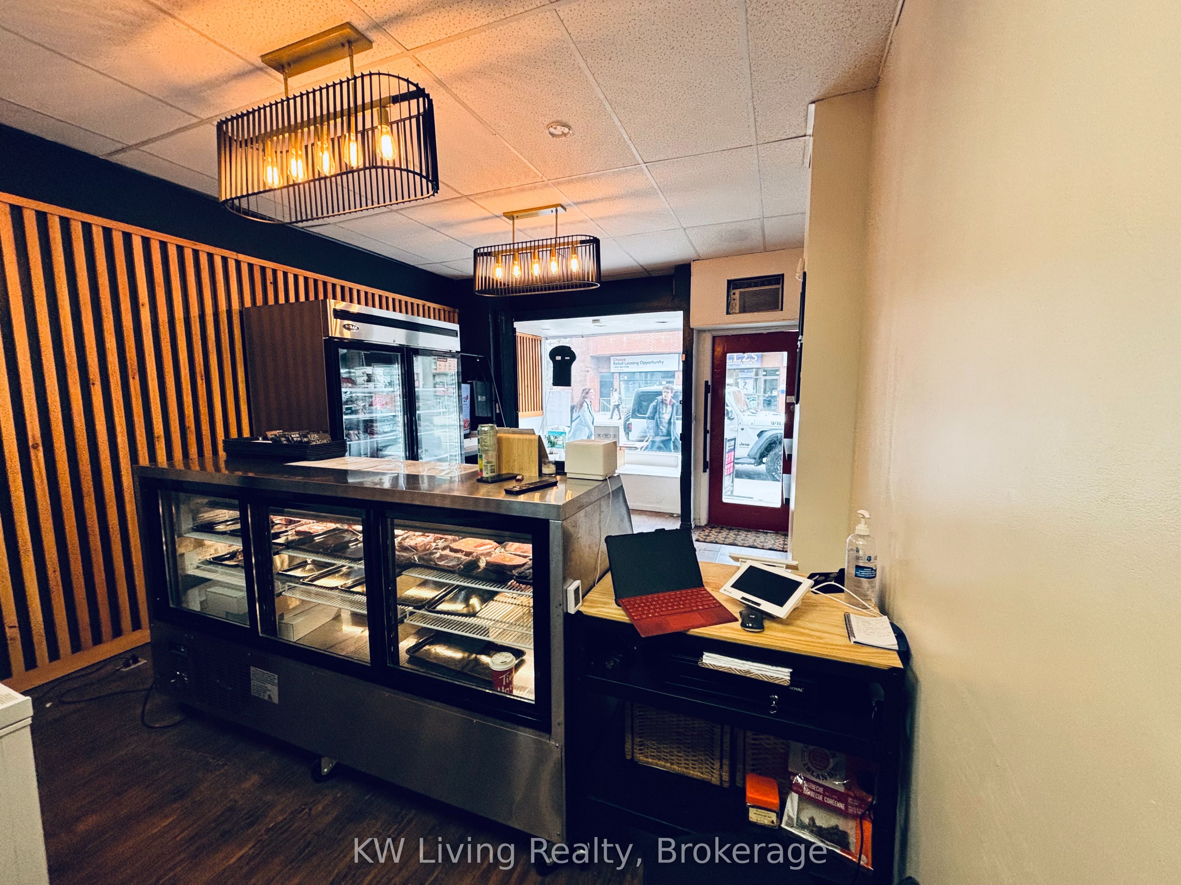 2245 Dundas Street W Ground