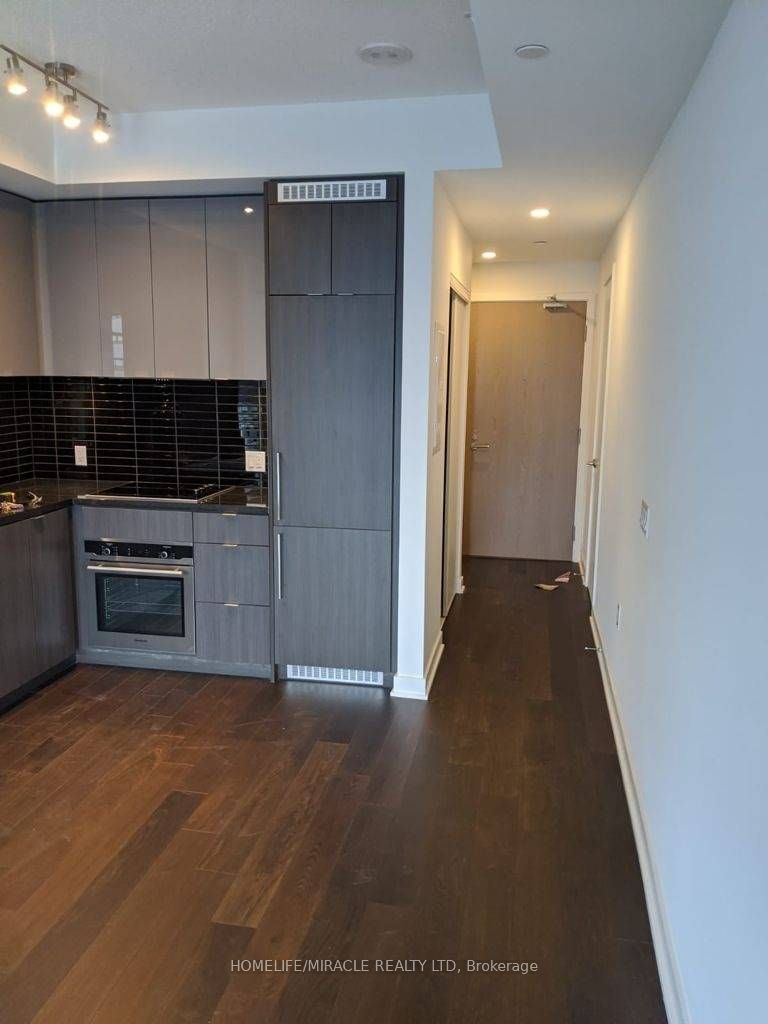 125 Blue Jays Way 3210