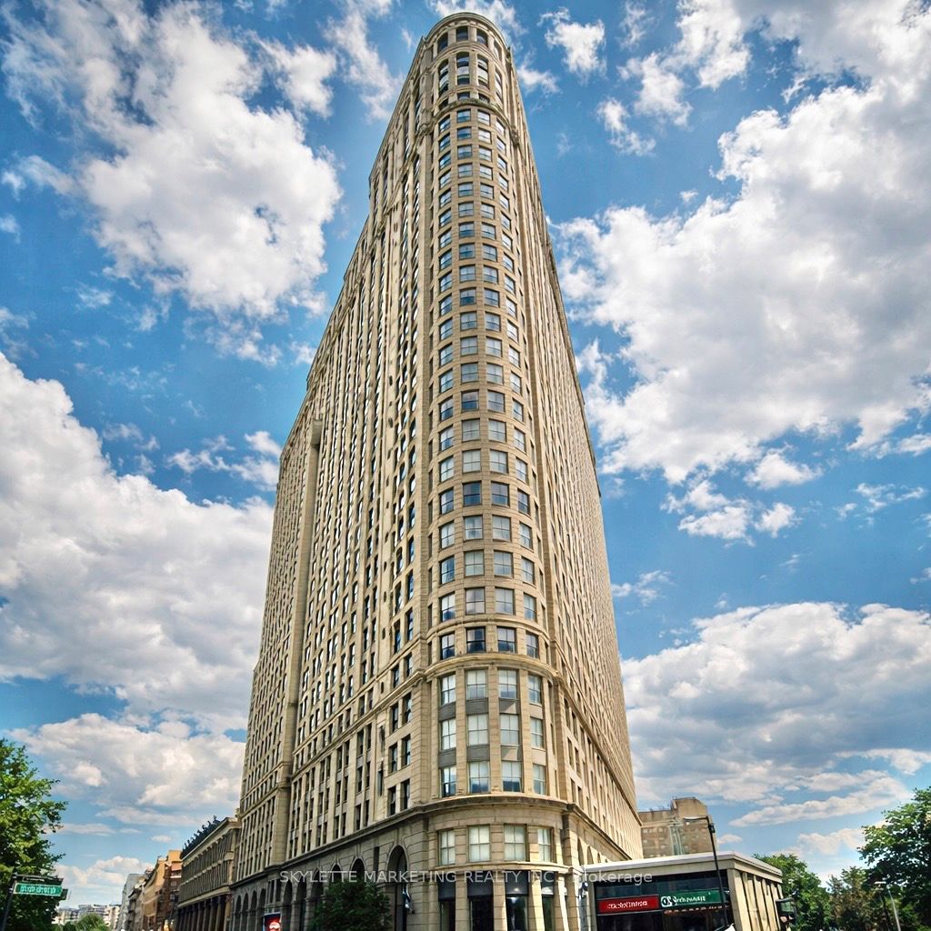 Photo of 25 The Esplanade N/A #3022, Toronto, ON M5E 1W5 (MLS # C12892816)