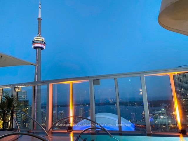 88 Blue Jays Way 1114