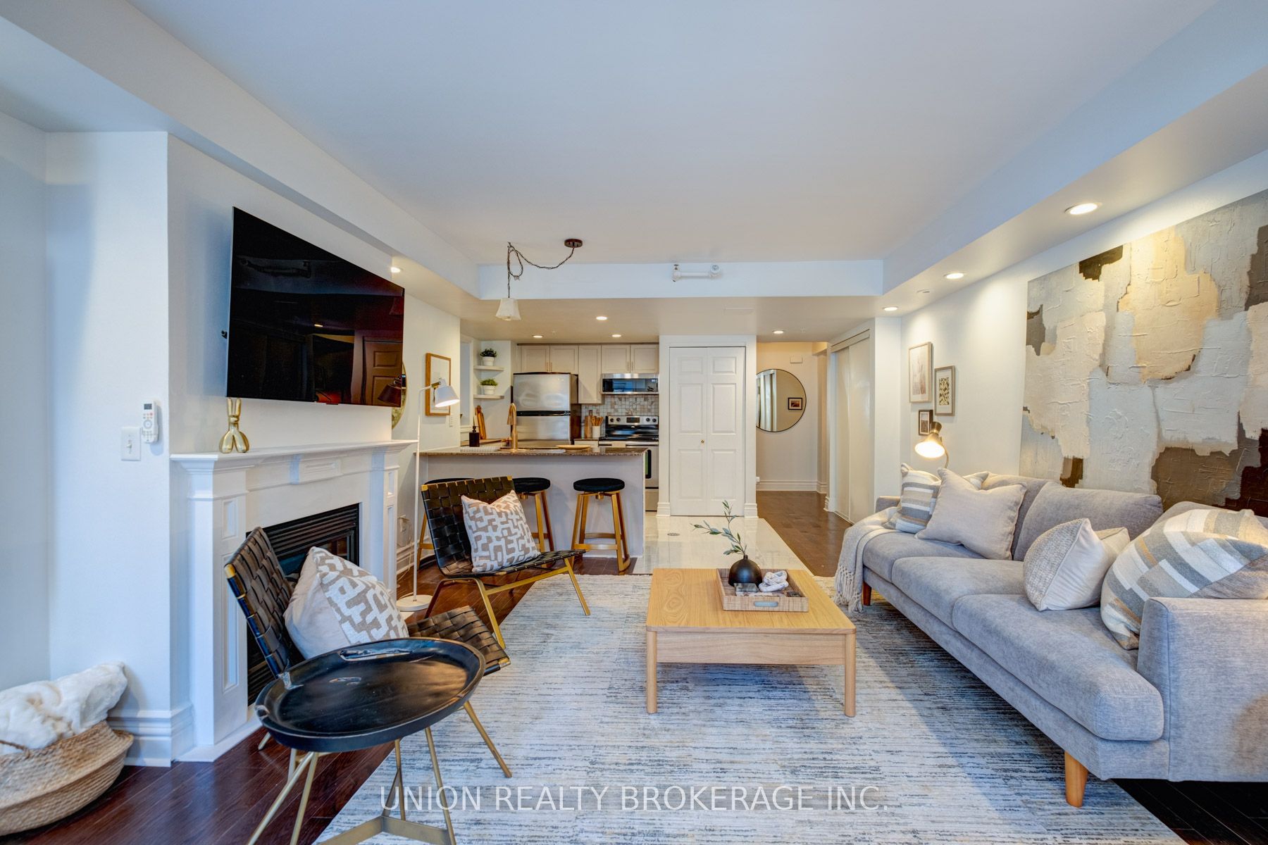 539 Jarvis Street M1