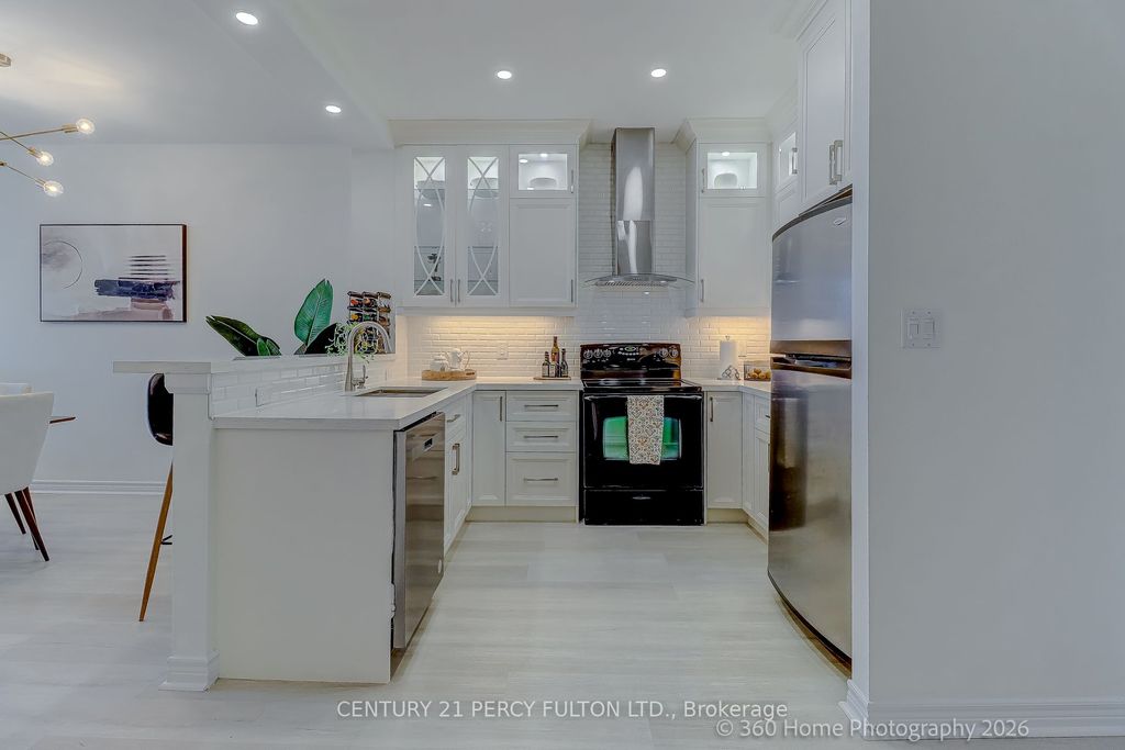 Photo of 1 Leaside Park Drive #604, Toronto, ON M4H 1R1 (MLS # C13031816)