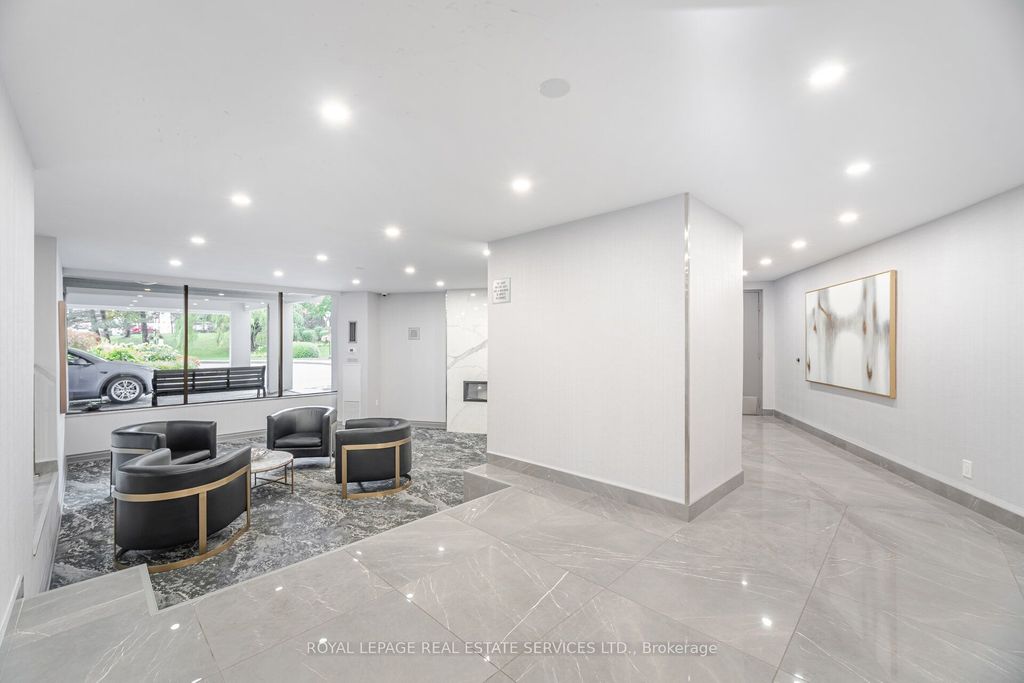 Photo of 10 Edgecliff Golfway #303, Toronto, ON M3C 3A3 (MLS # C12423083)