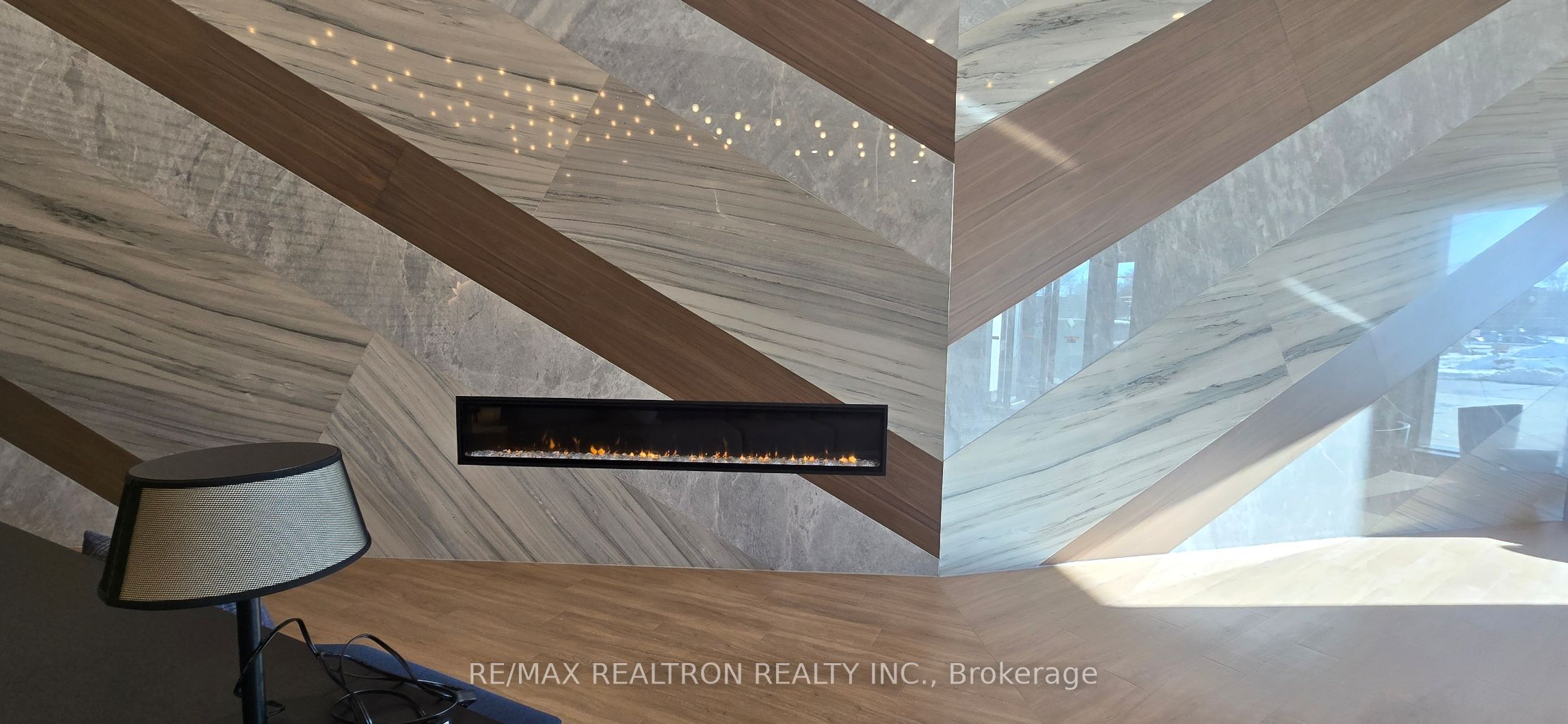 1037 The Queensway N/A 812