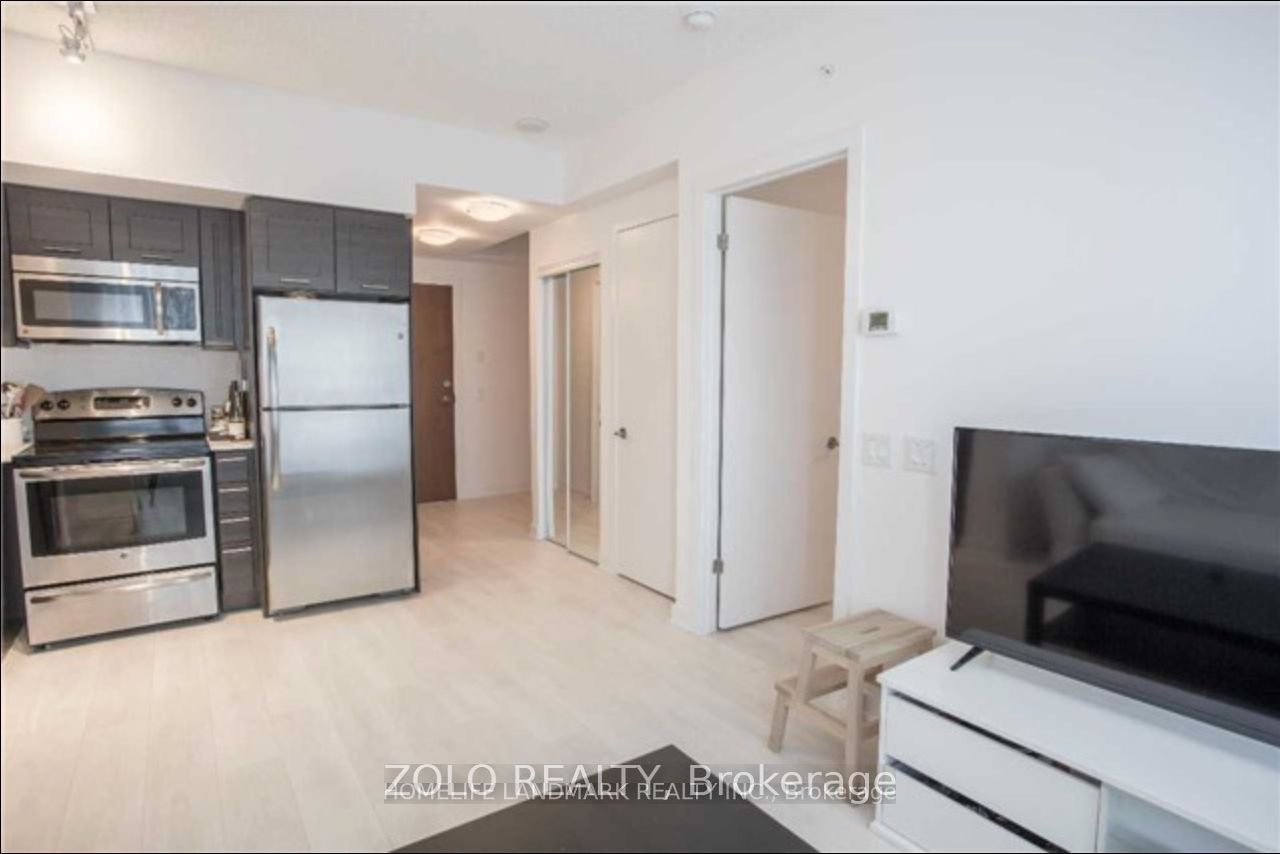 2212 Lakeshore Boulevard W 313