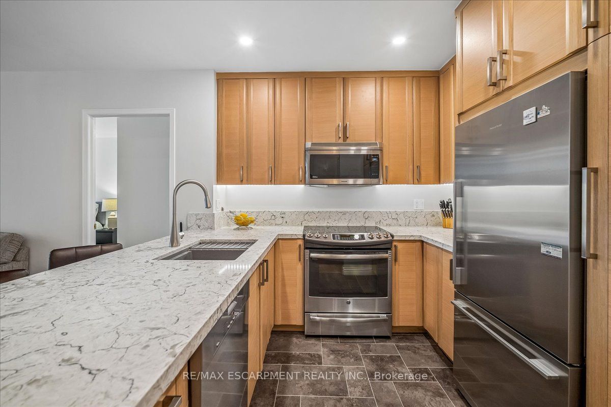 1276 Maple Crossing Boulevard 106
