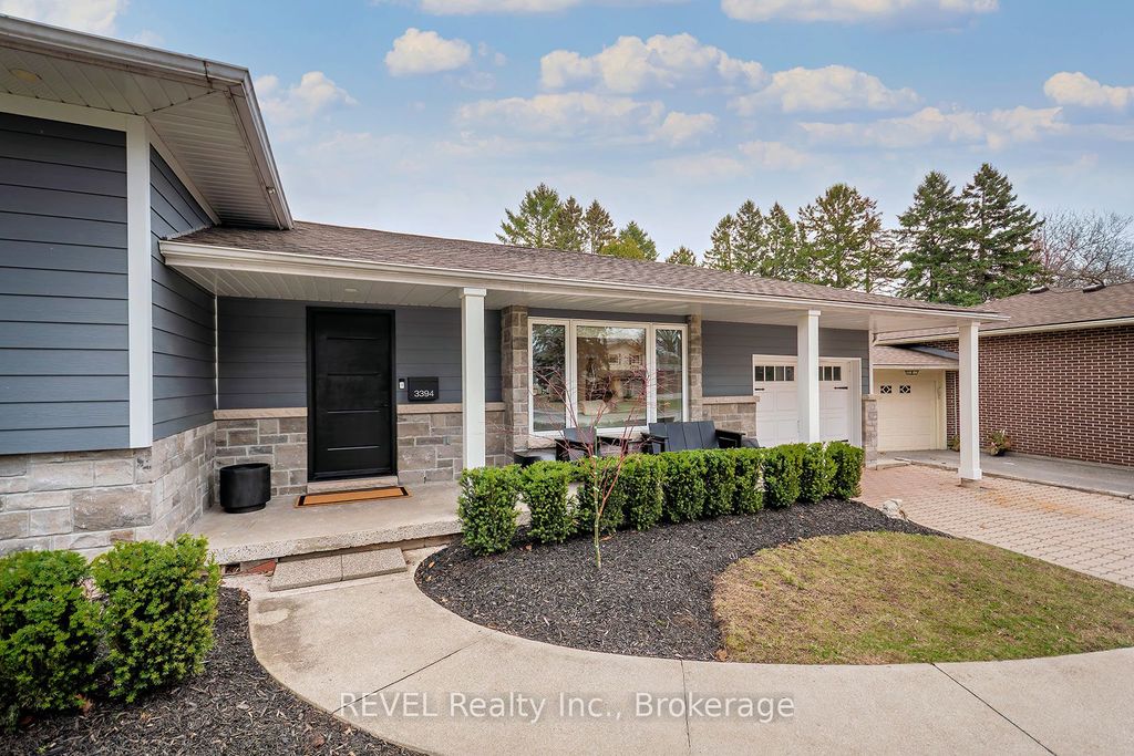 Photo of 3394 Guildwood Drive, Burlington, ON L7N 1L7 (MLS # W12954836)