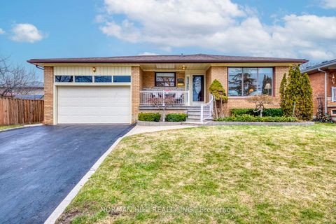 1213 Shamir Crescent Mississauga ON L5C 1L2