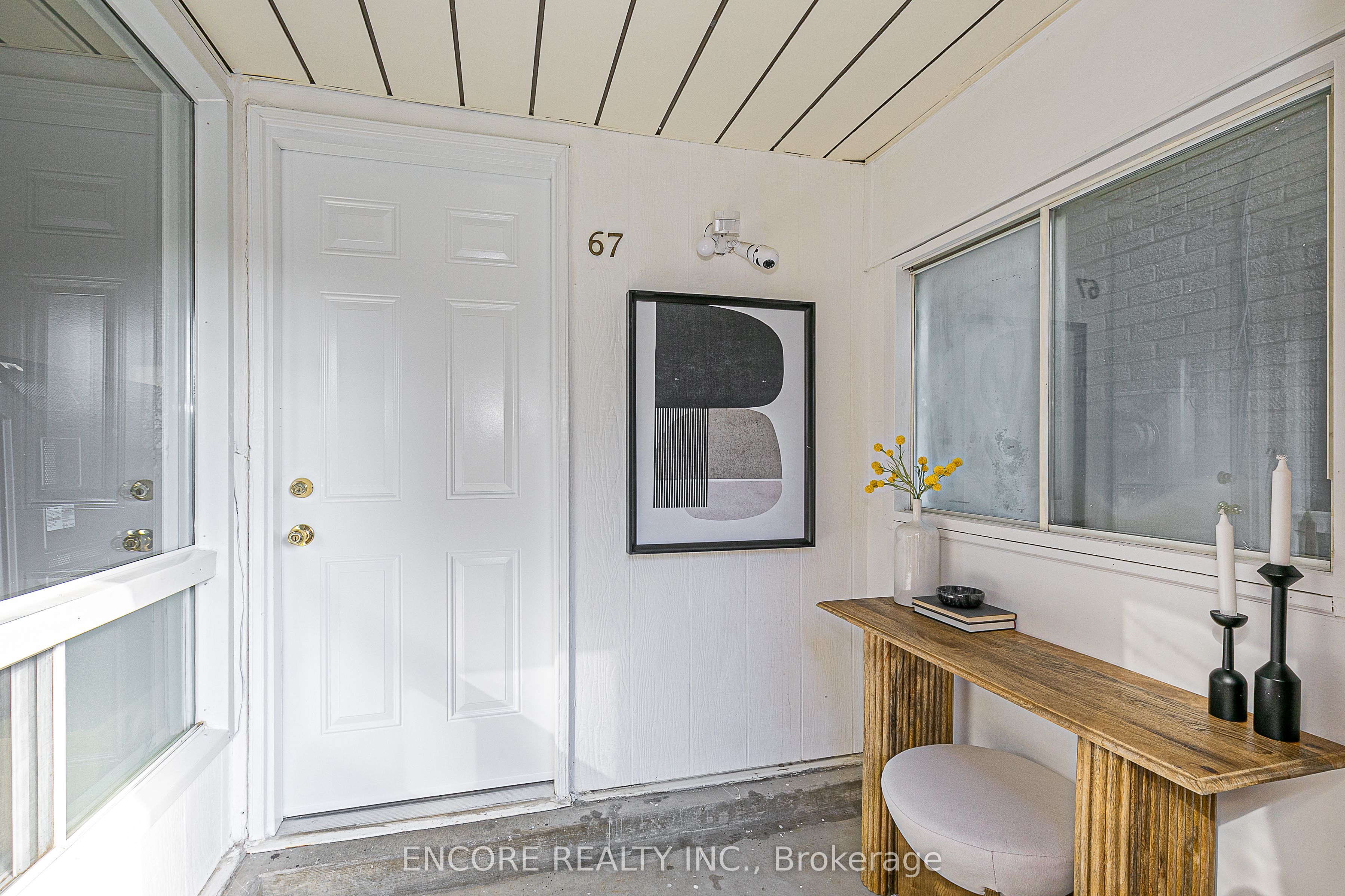 67 Cottsmore Crescent