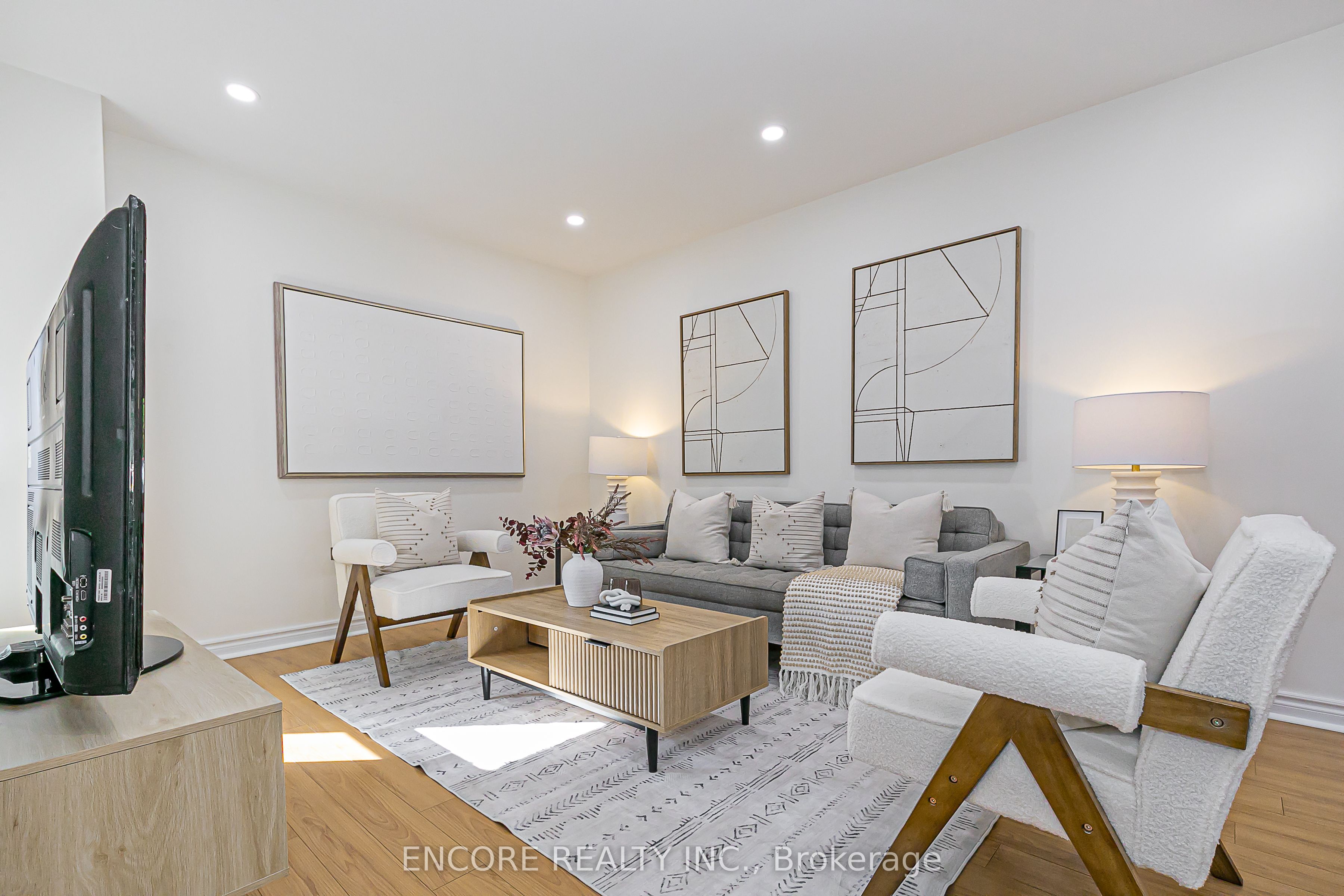 67 Cottsmore Crescent