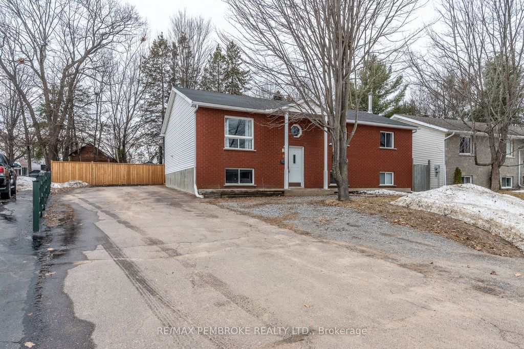 Photo of 24 Earl Street, Petawawa, ON K8H 3M4 (MLS # X12986482)