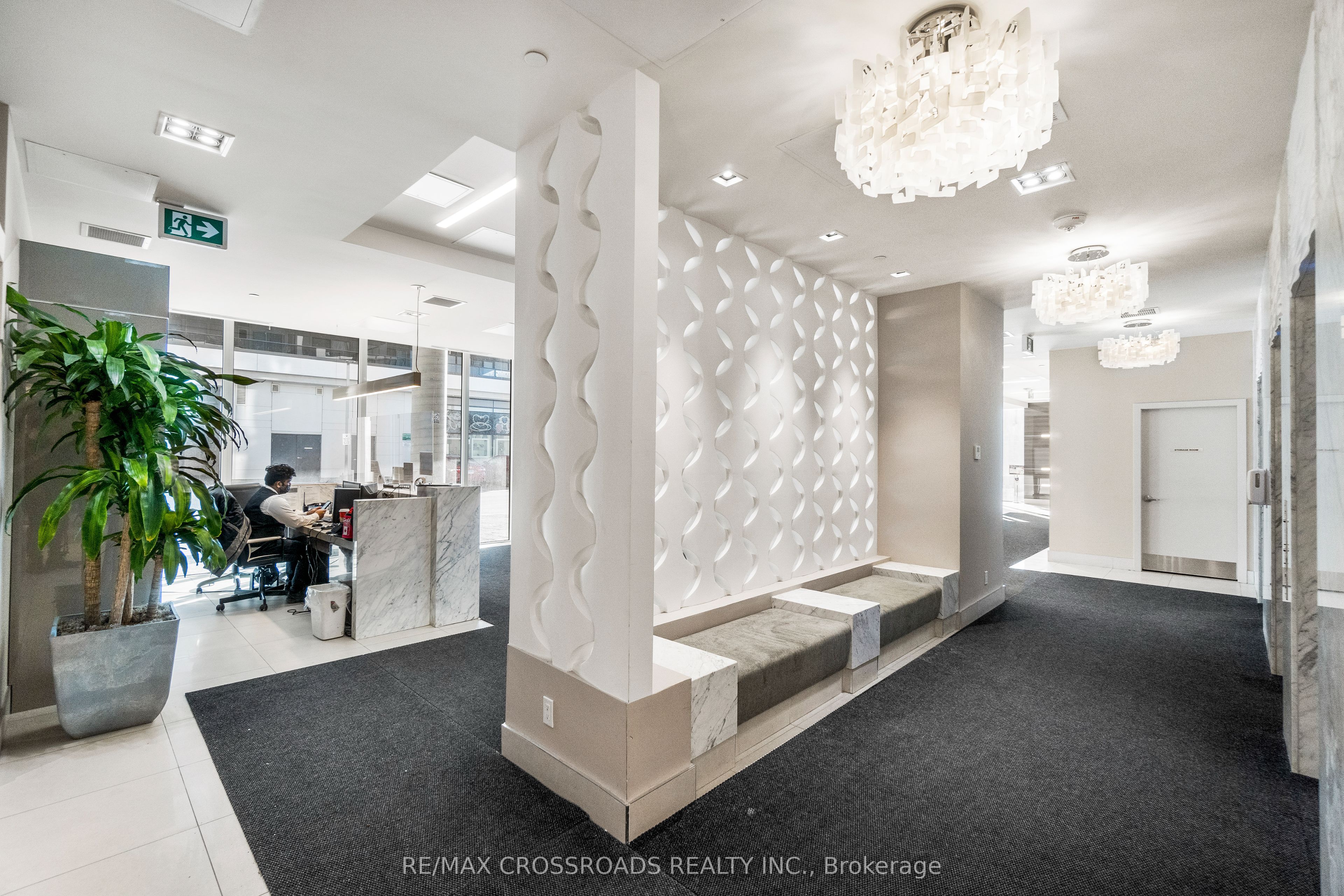 9618 Yonge Street TH102