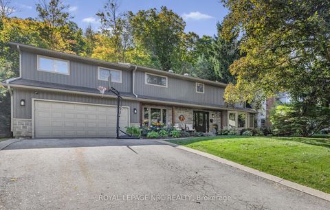 94 Dorchester Drive Grimsby ON L3M 1A8