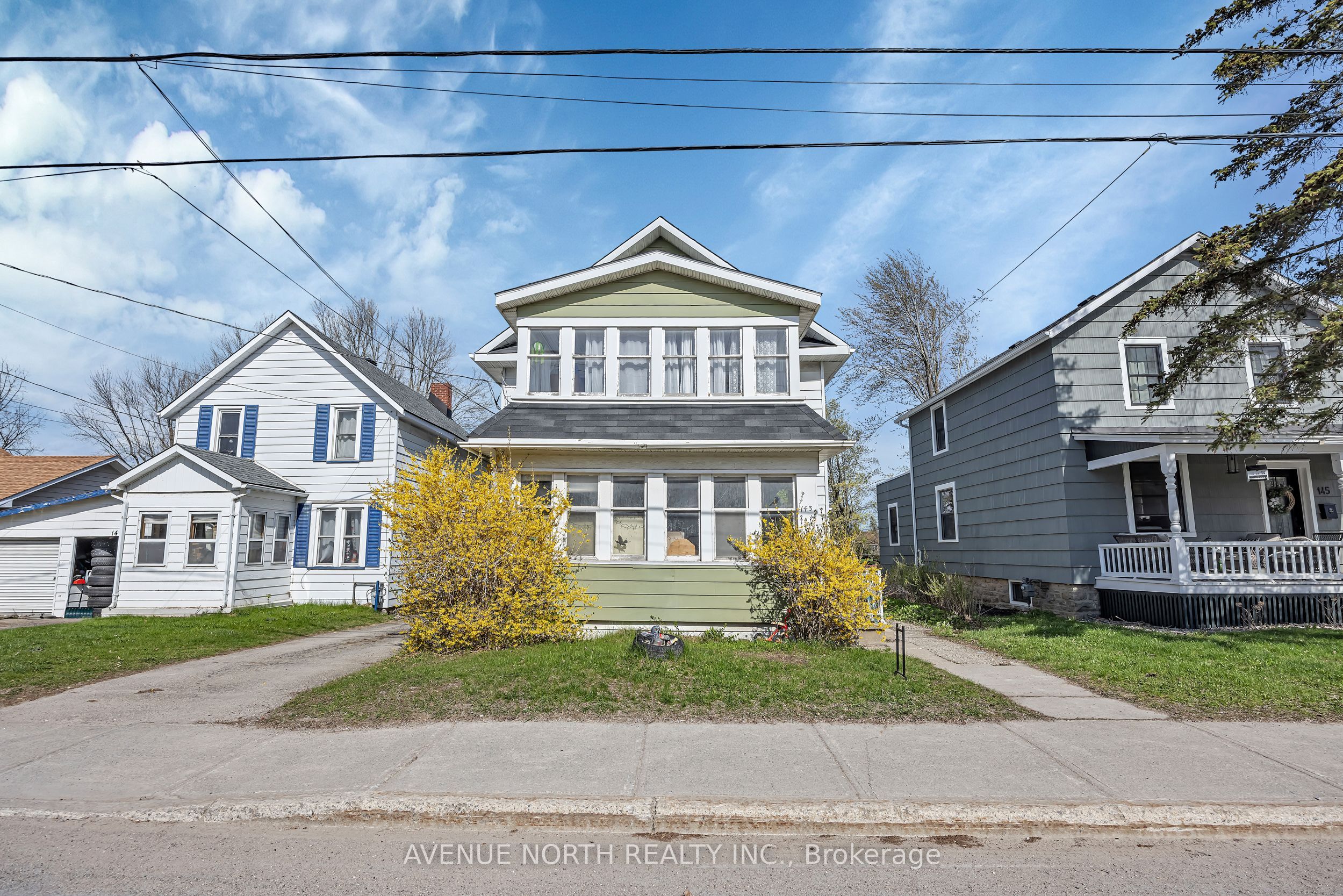 Photo 1 of 46 — 143 Brockville Street, Smiths Falls, ON K7A 3Y7