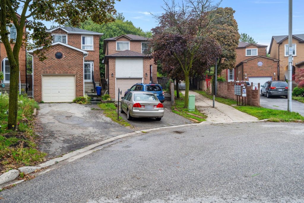 Photo of 23 Riviera Drive W, Vaughan, ON L4K 2H9 (MLS # N12672422)