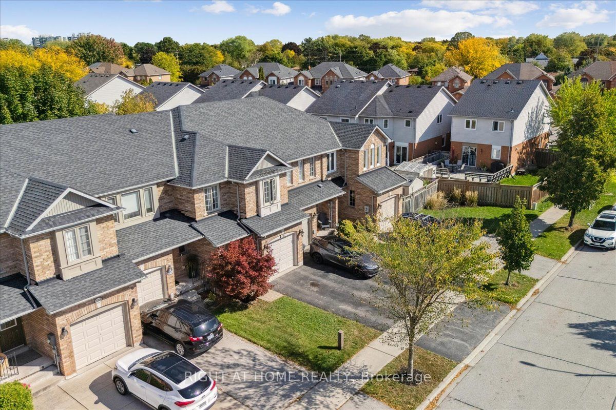 555 Taylor Crescent