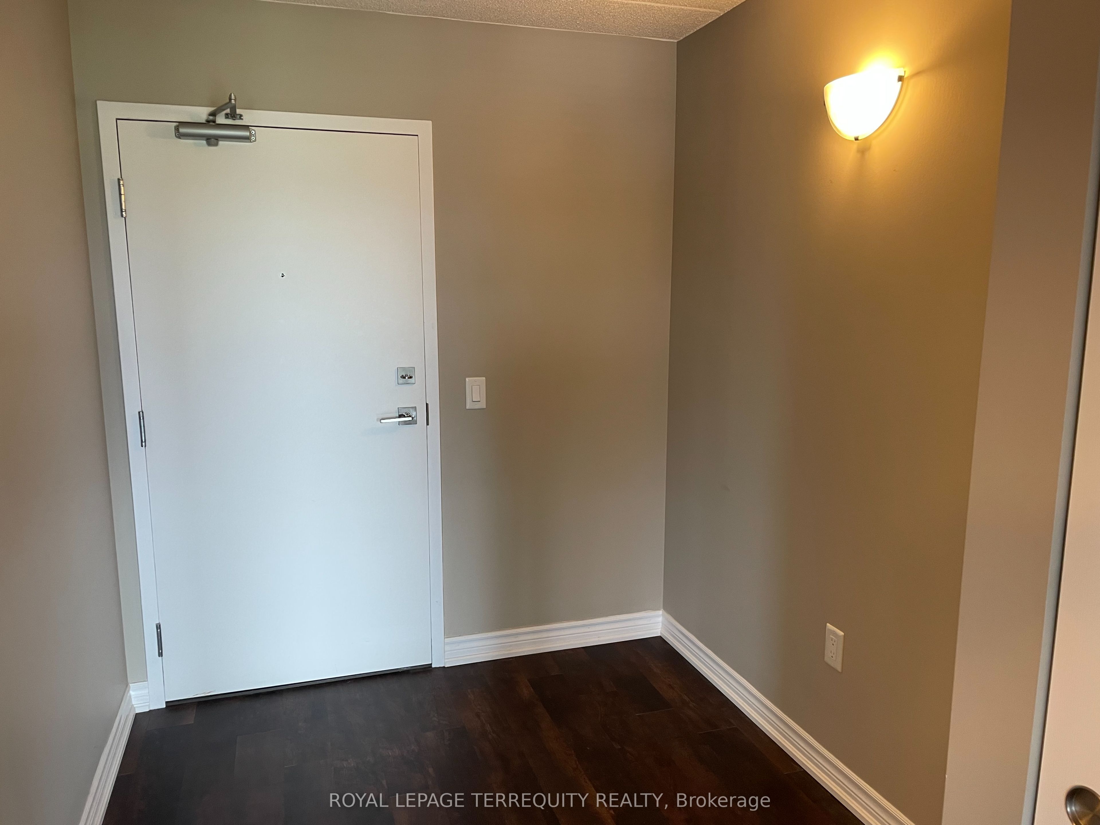 716 Main Street E 608