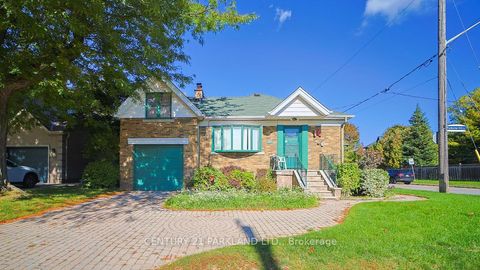 Photo of 22 Parkview Hill Crescent, Toronto, ON M4B 1P7 (MLS # E12464562)