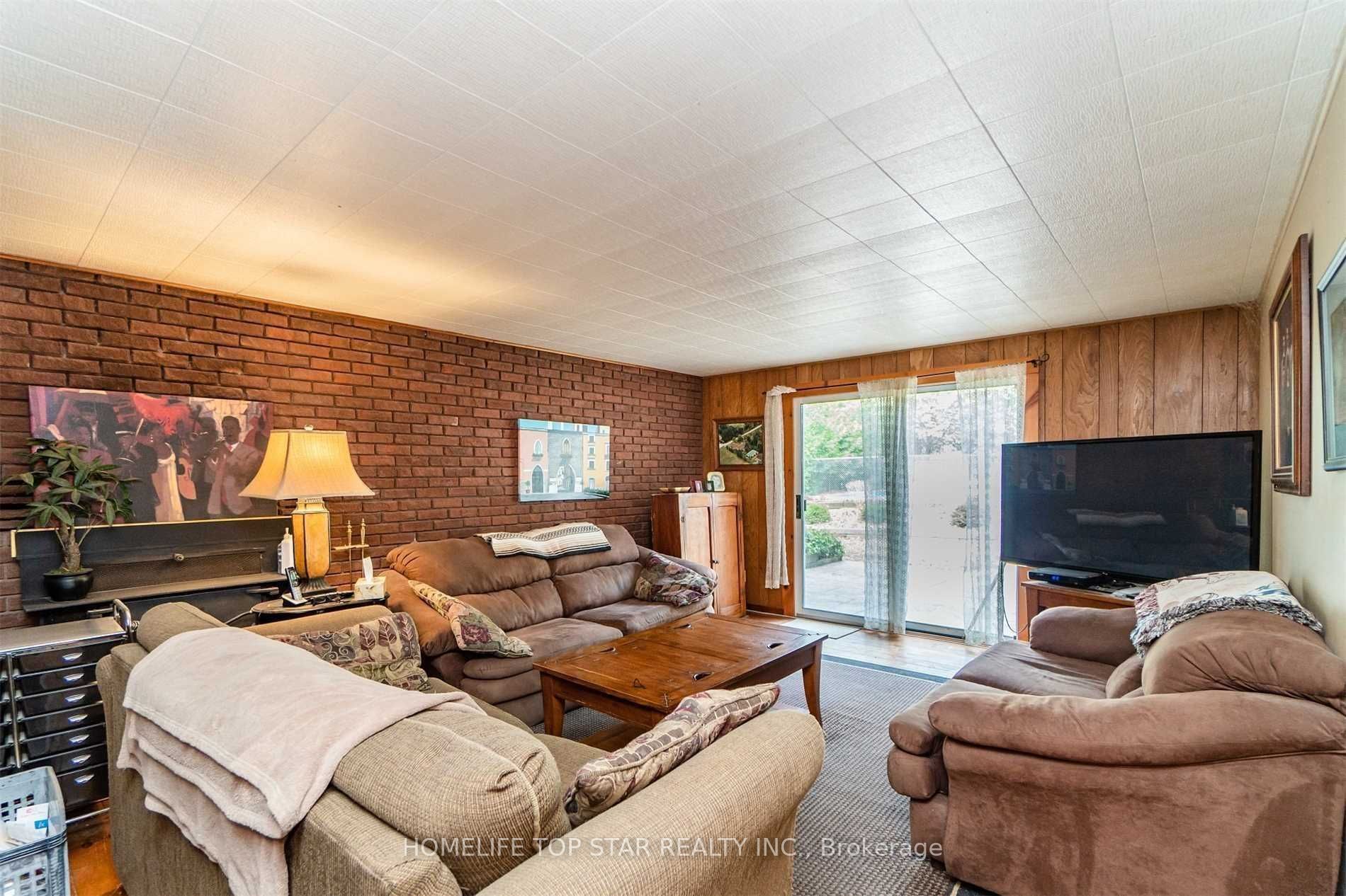 8733 Heritage Road