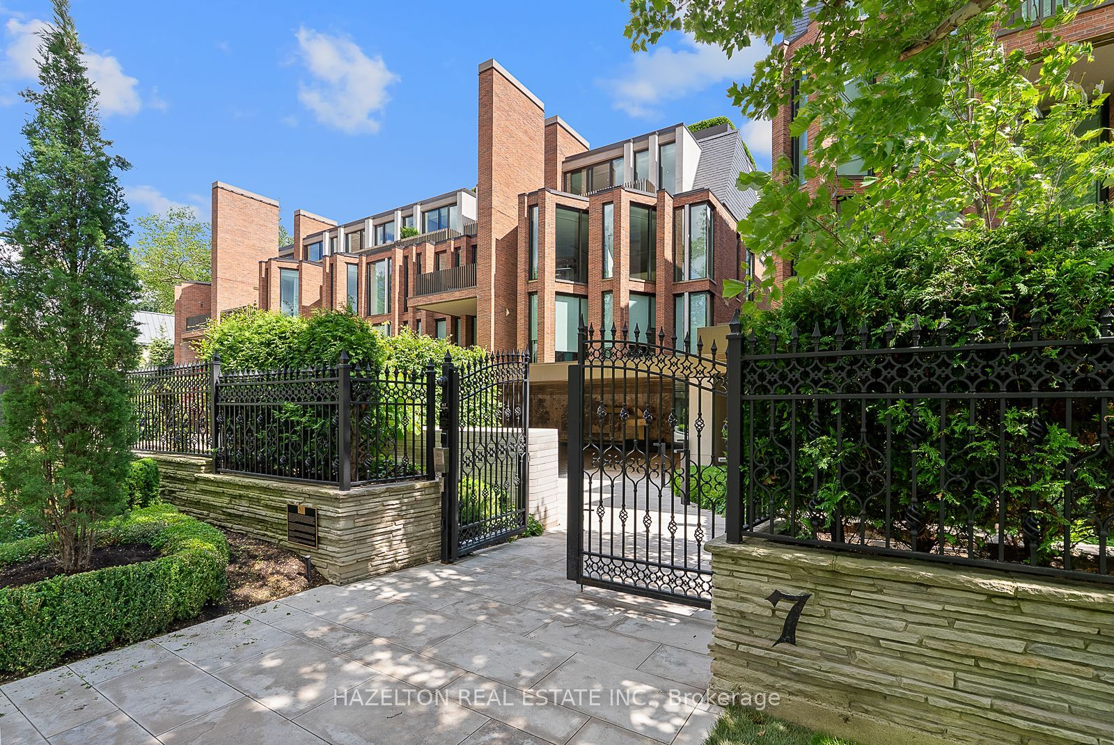 7 Dale Avenue 304