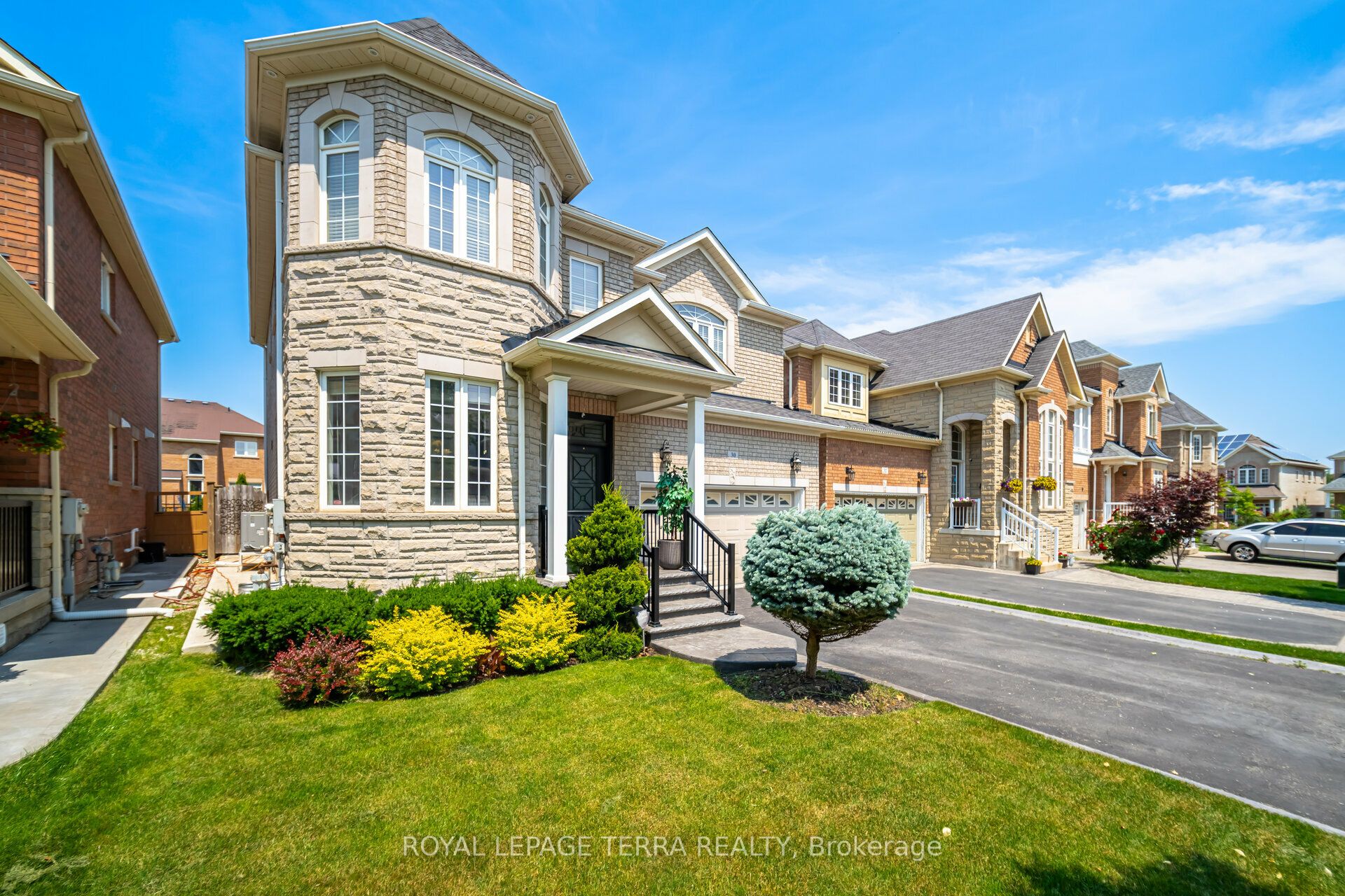 30 Eatonville Street Upper