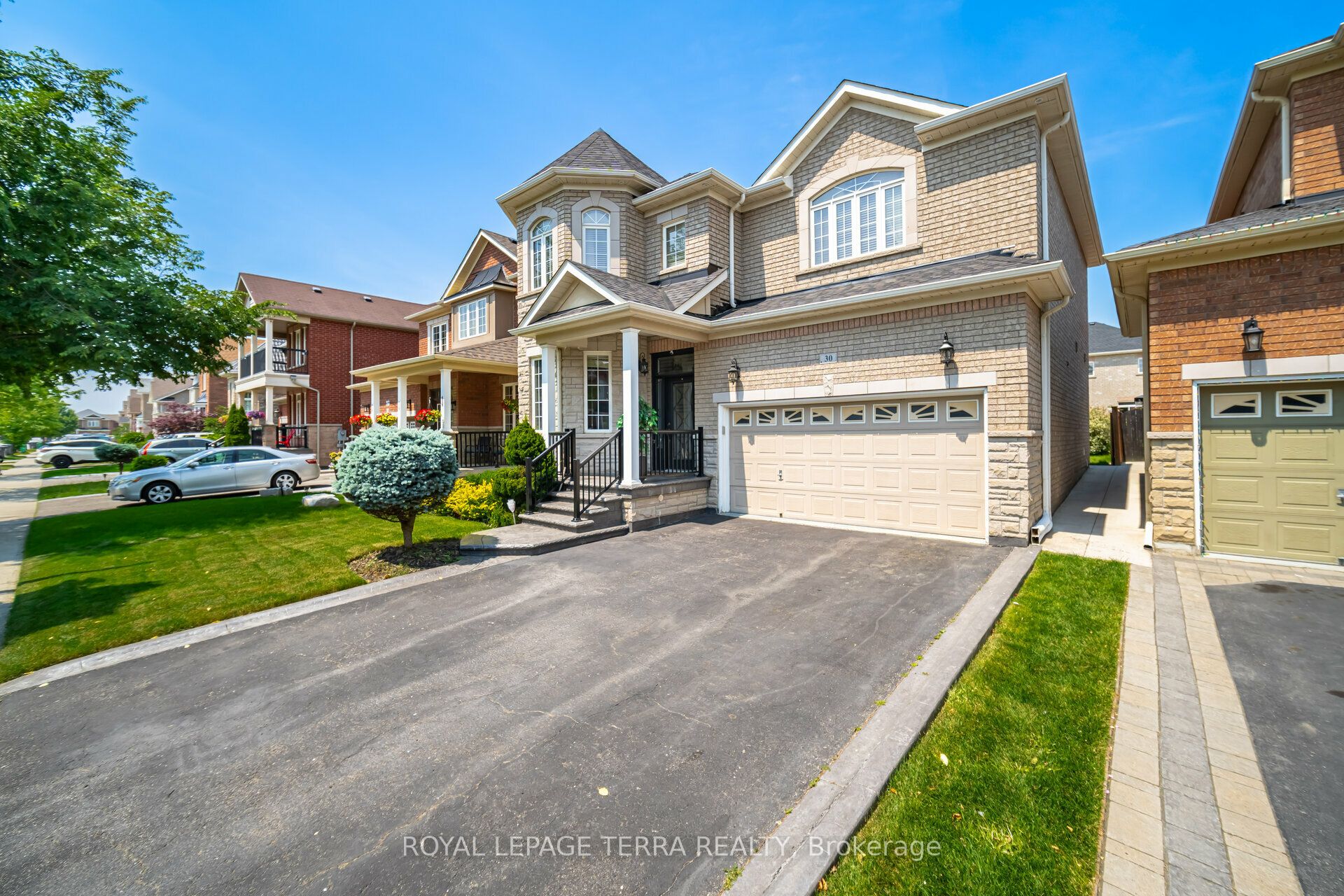 30 Eatonville Street Upper