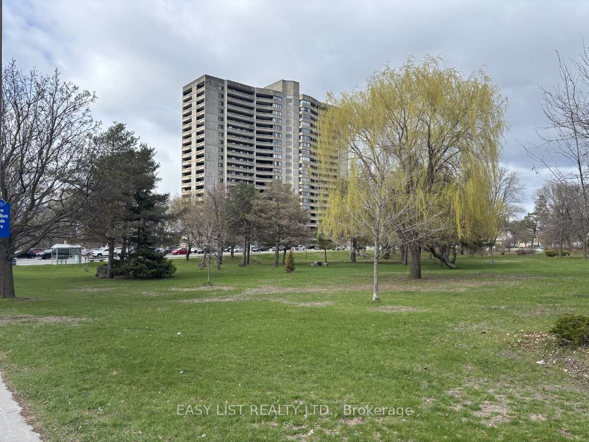 Photo 1 of 40 — 415 Greenview Avenue 2005, Britannia - Lincoln Heights and Area, ON K2B 8G5
