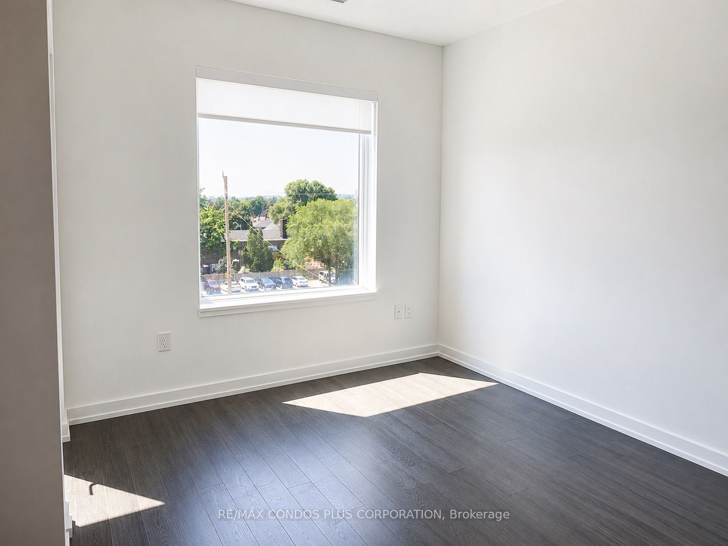 4010 Eglinton Avenue W 424