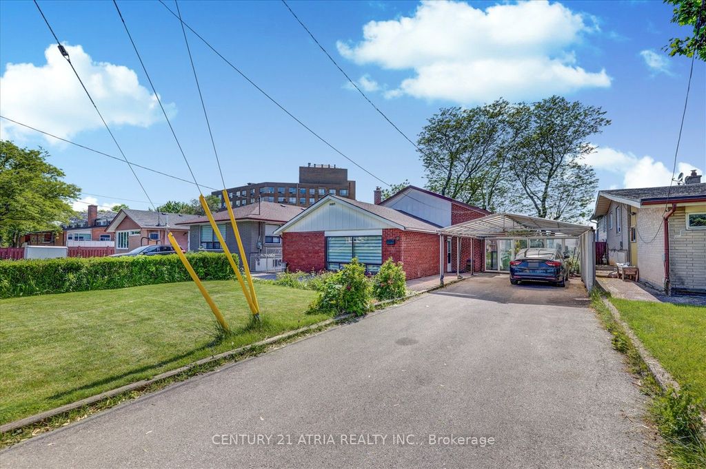 Photo of 18 De Marco Boulevard, Toronto, ON M6L 2W1 (MLS # W12784932)